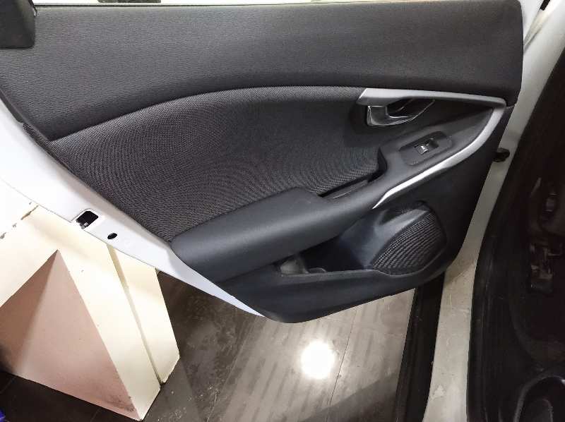 VOLVO V40 CROSS COUNTRY (2012-0) Basis
