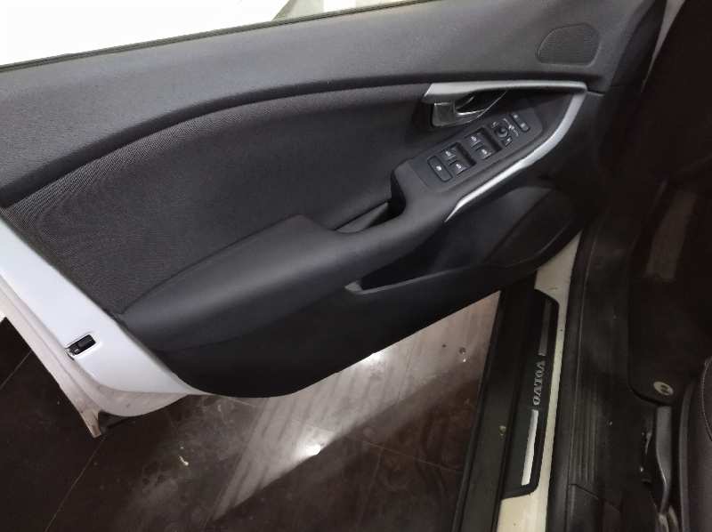VOLVO V40 CROSS COUNTRY (2012-0) Basis