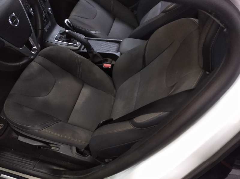 VOLVO V40 CROSS COUNTRY (2012-0) Basis
