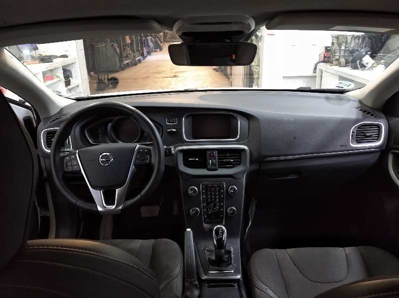 VOLVO V40 CROSS COUNTRY (2012-0) Basis