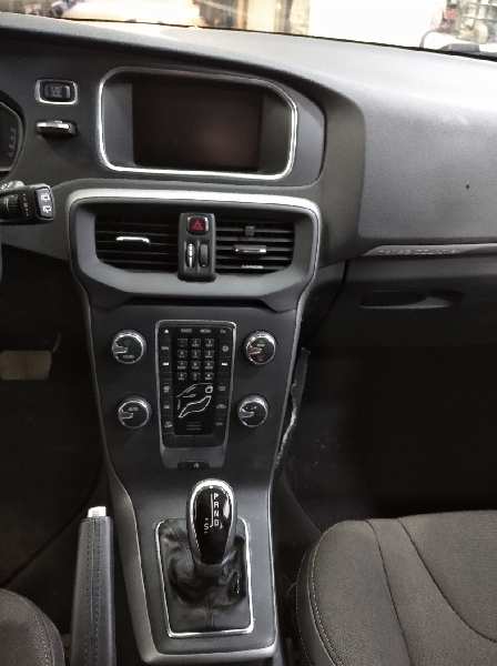 VOLVO V40 CROSS COUNTRY (2012-0) Basis