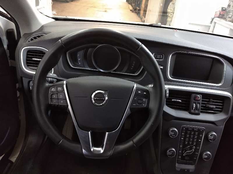VOLVO V40 CROSS COUNTRY (2012-0) Basis
