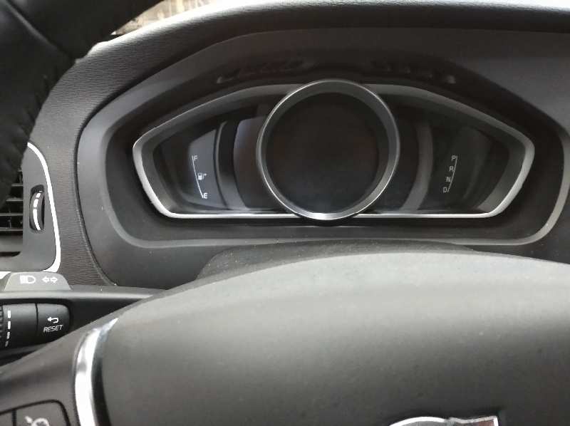 VOLVO V40 CROSS COUNTRY (2012-0) Basis