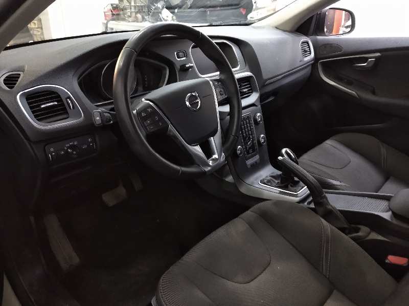 VOLVO V40 CROSS COUNTRY (2012-0) Basis