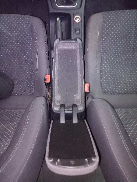 SEAT EXEO BERLINA (3R2) Reference   |   12.08 - 12.10
