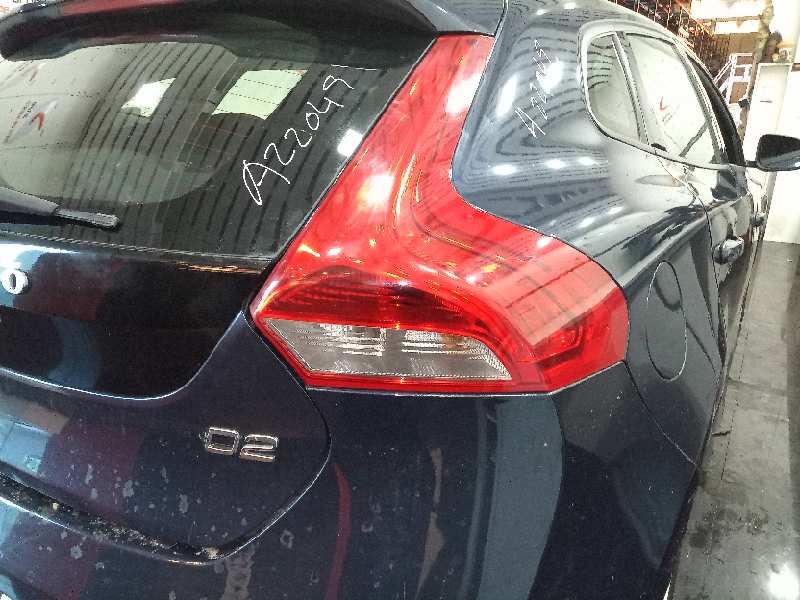 VOLVO V40 (2012-0) R-Design Kinetic