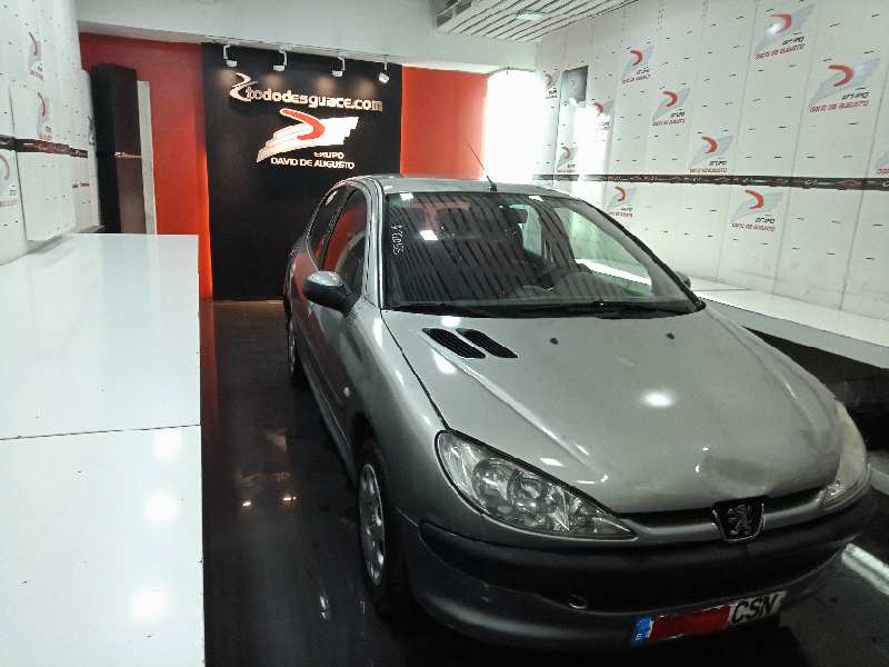 PEUGEOT 206 BERLINA X-Line   |   10.02 - 12.10 foto 2