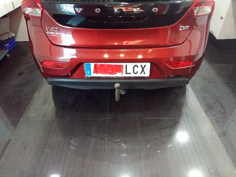 VOLVO V40 (2012-0) You!