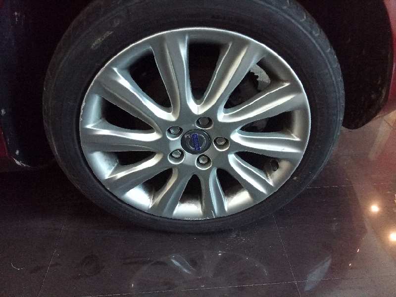 VOLVO V40 (2012-0) You!