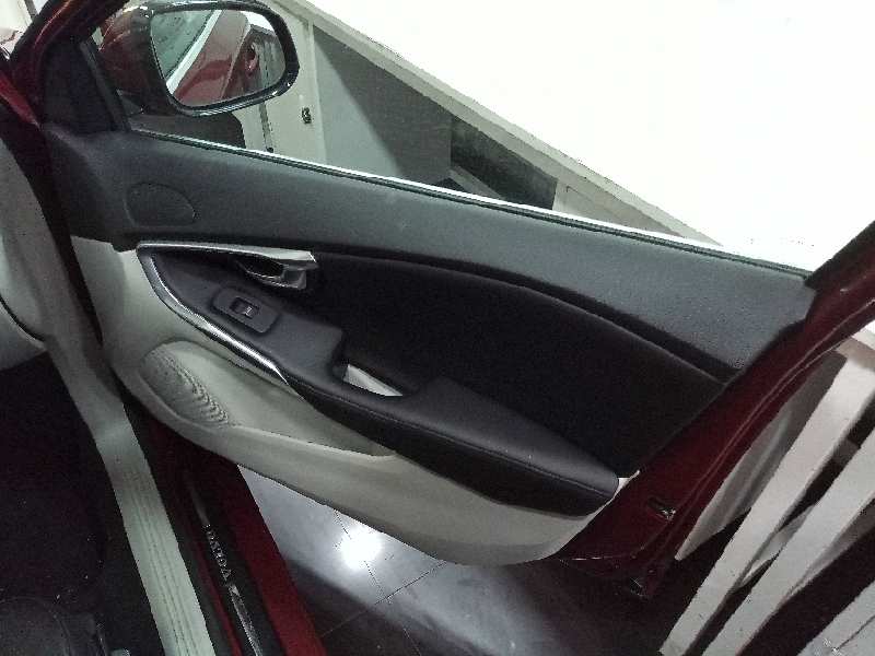 VOLVO V40 (2012-0) You!