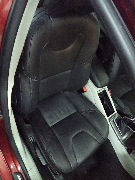 VOLVO V40 (2012-0) You!