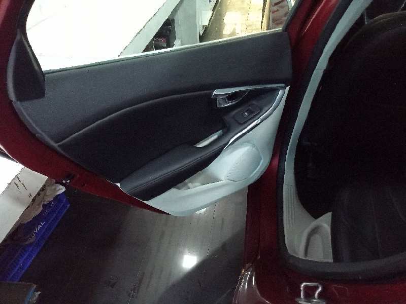 VOLVO V40 (2012-0) You!