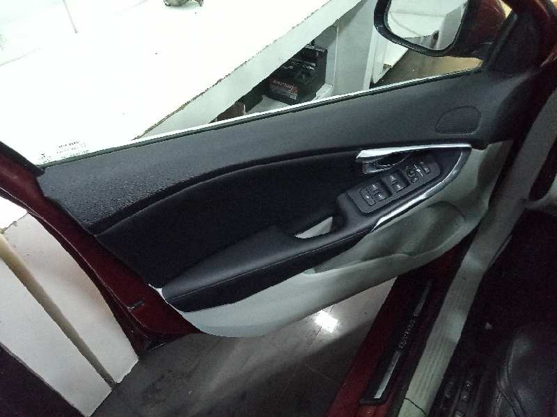 VOLVO V40 (2012-0) You!