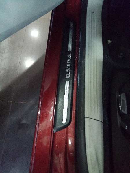 VOLVO V40 (2012-0) You!