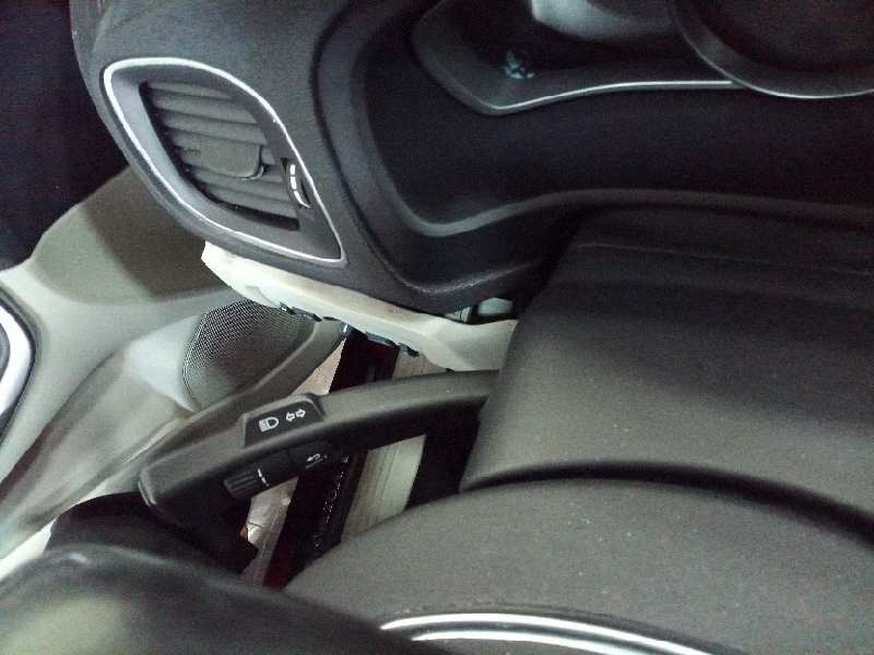 VOLVO V40 (2012-0) You!