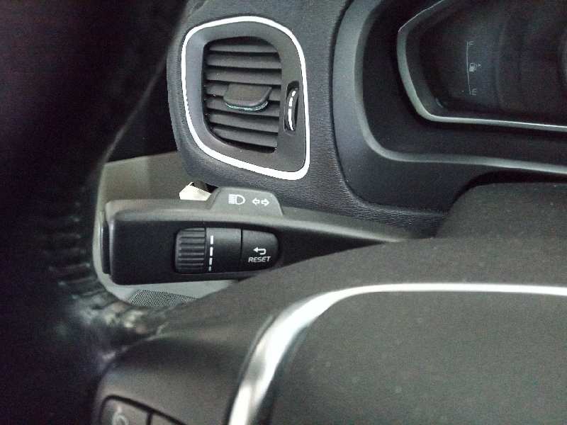 VOLVO V40 (2012-0) You!