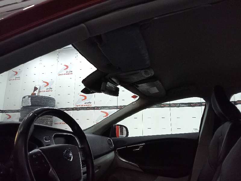 VOLVO V40 (2012-0) You!