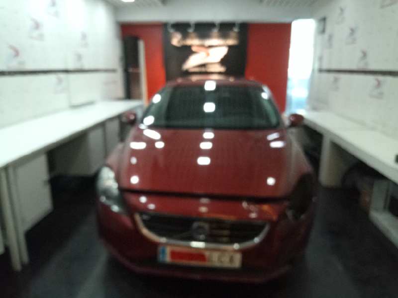 VOLVO V40 (2012-0) You!