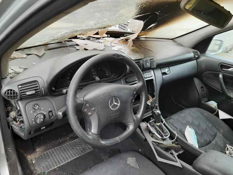 MERCEDES CLASE C (W203) BERLINA 270 CDI (203.016)   |   12.00 - 12.05 foto 4