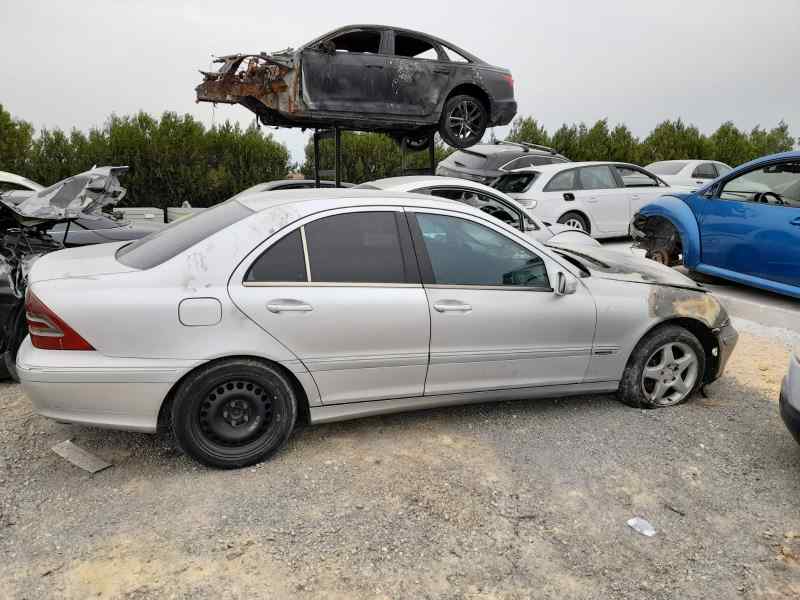 MERCEDES CLASE C (W203) BERLINA 270 CDI (203.016)   |   12.00 - 12.05 foto 5