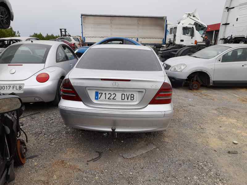 MERCEDES CLASE C (W203) BERLINA 270 CDI (203.016)   |   12.00 - 12.05 foto 8