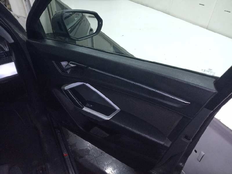 AUDI Q3 (8UG) Attraction   |   01.15 - 12.18