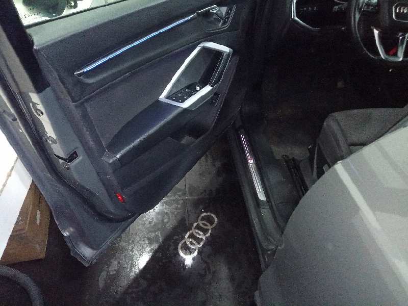 AUDI Q3 (8UG) Attraction   |   01.15 - 12.18