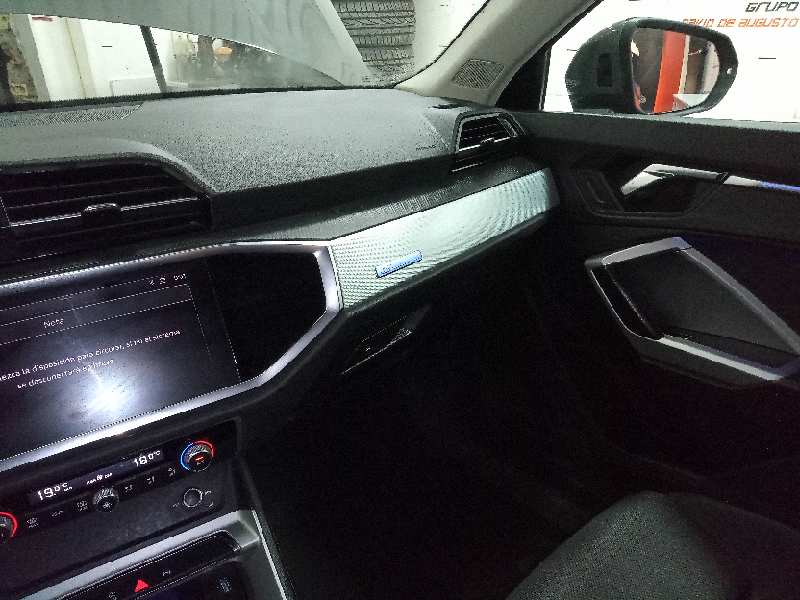 AUDI Q3 (8UG) Attraction   |   01.15 - 12.18