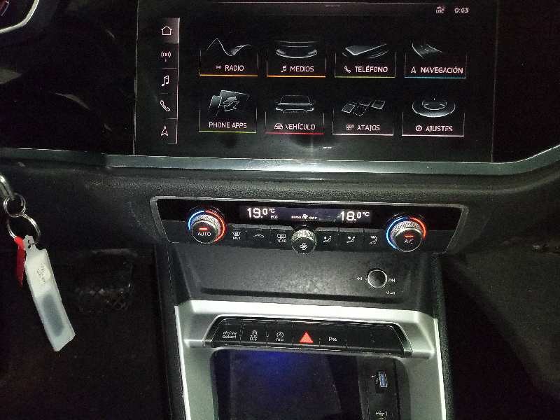 AUDI Q3 (8UG) Attraction   |   01.15 - 12.18