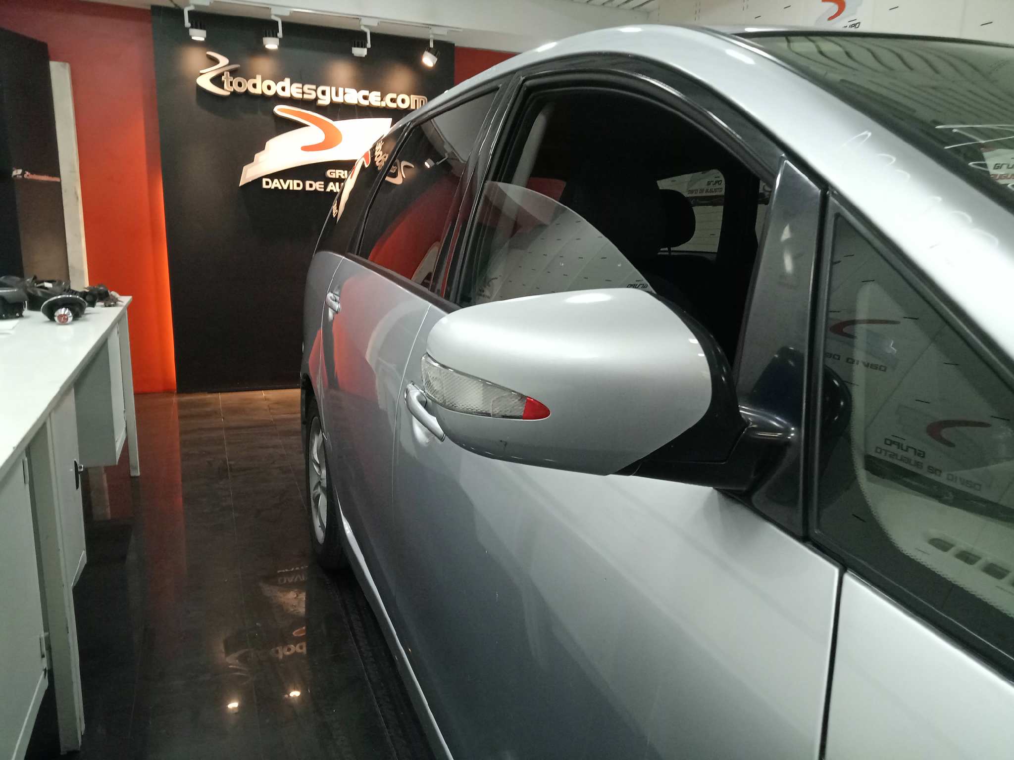 MITSUBISHI GRANDIS (NA0W) *   |   0.04 - ... foto 5