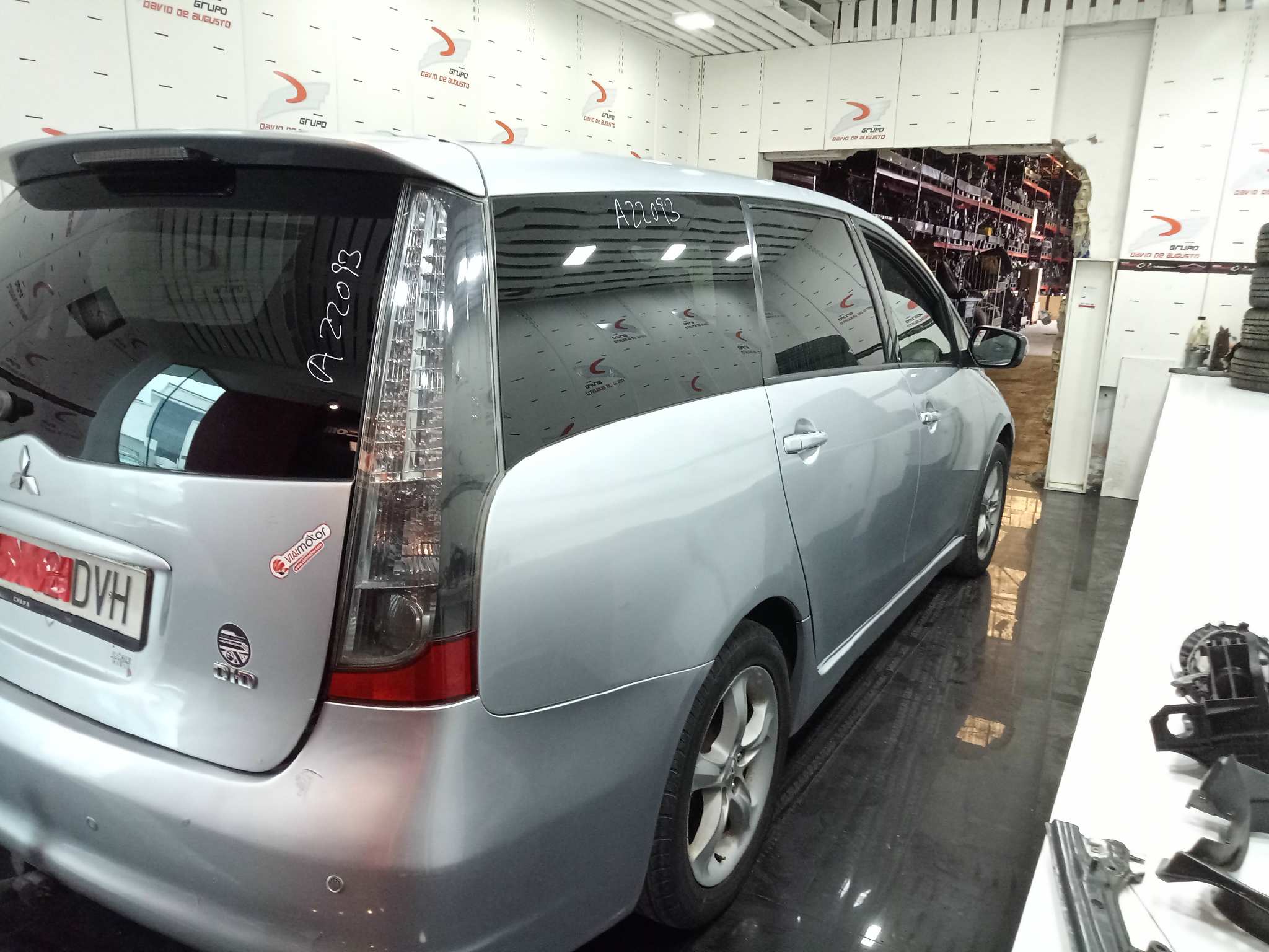MITSUBISHI GRANDIS (NA0W) *   |   0.04 - ... foto 6