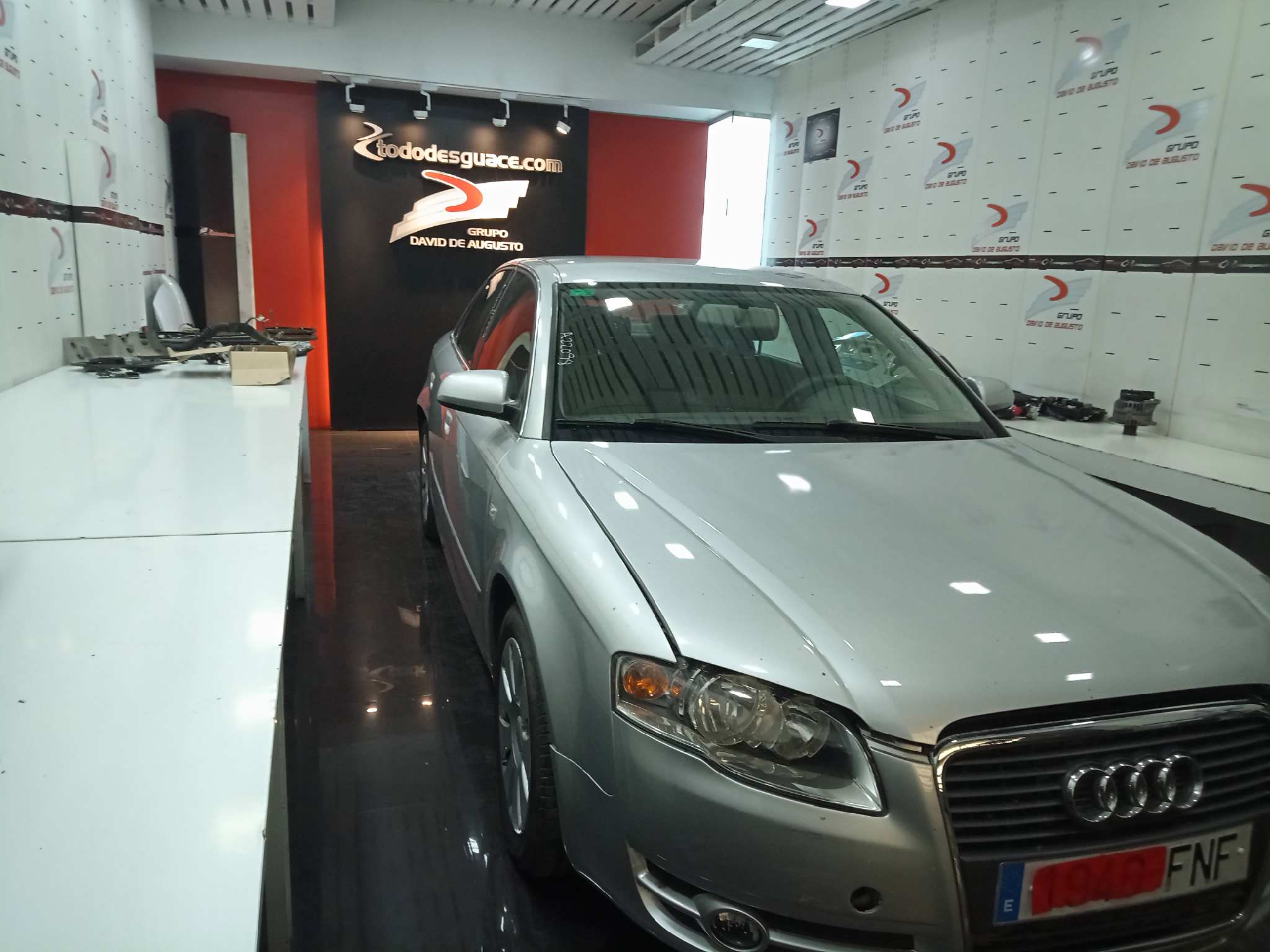 AUDI A4 BERLINA (8E) 1.9 TDI   |   11.04 - 12.07 foto 2