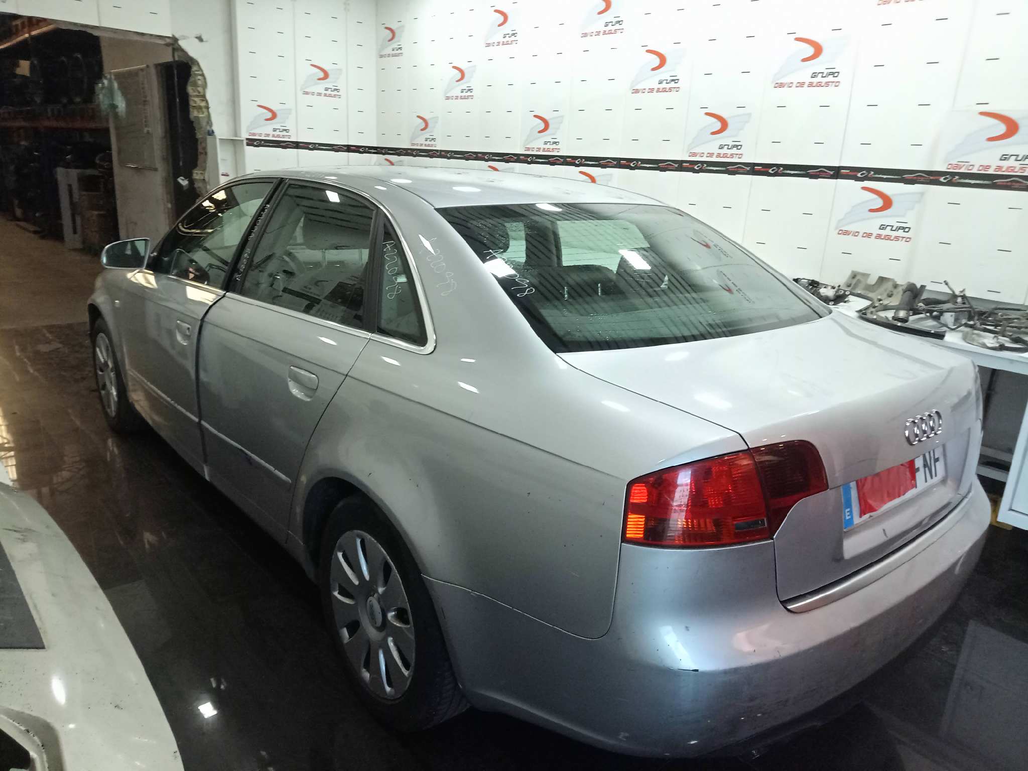 AUDI A4 BERLINA (8E) 1.9 TDI   |   11.04 - 12.07 foto 6