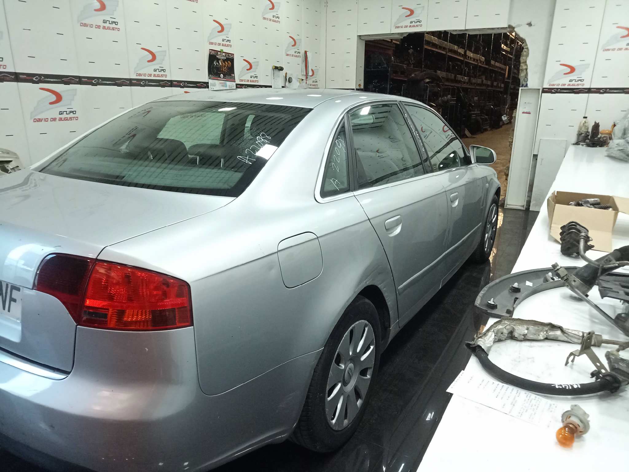AUDI A4 BERLINA (8E) 1.9 TDI   |   11.04 - 12.07 foto 7