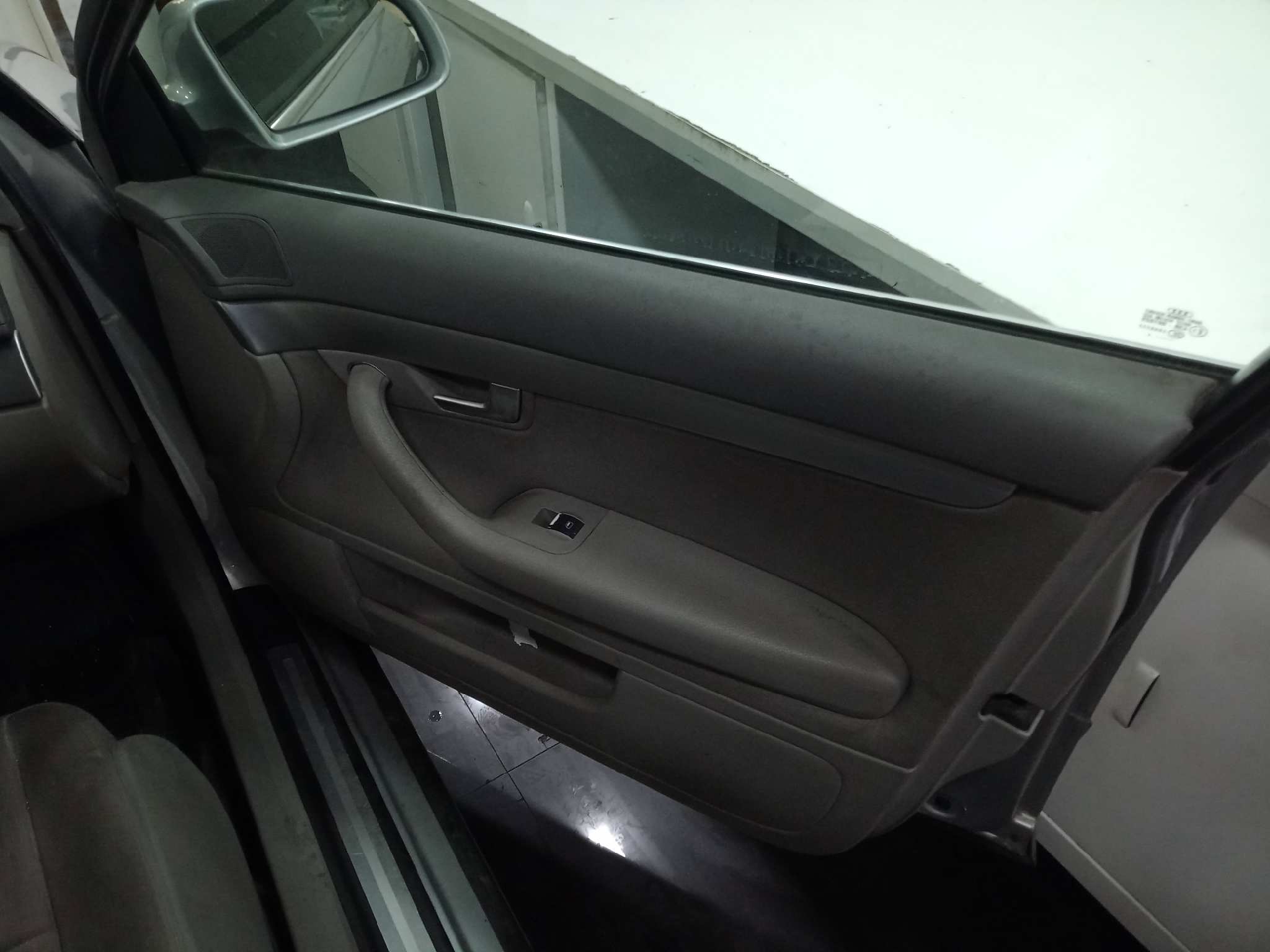 AUDI A4 BERLINA (8E) 1.9 TDI   |   11.04 - 12.07