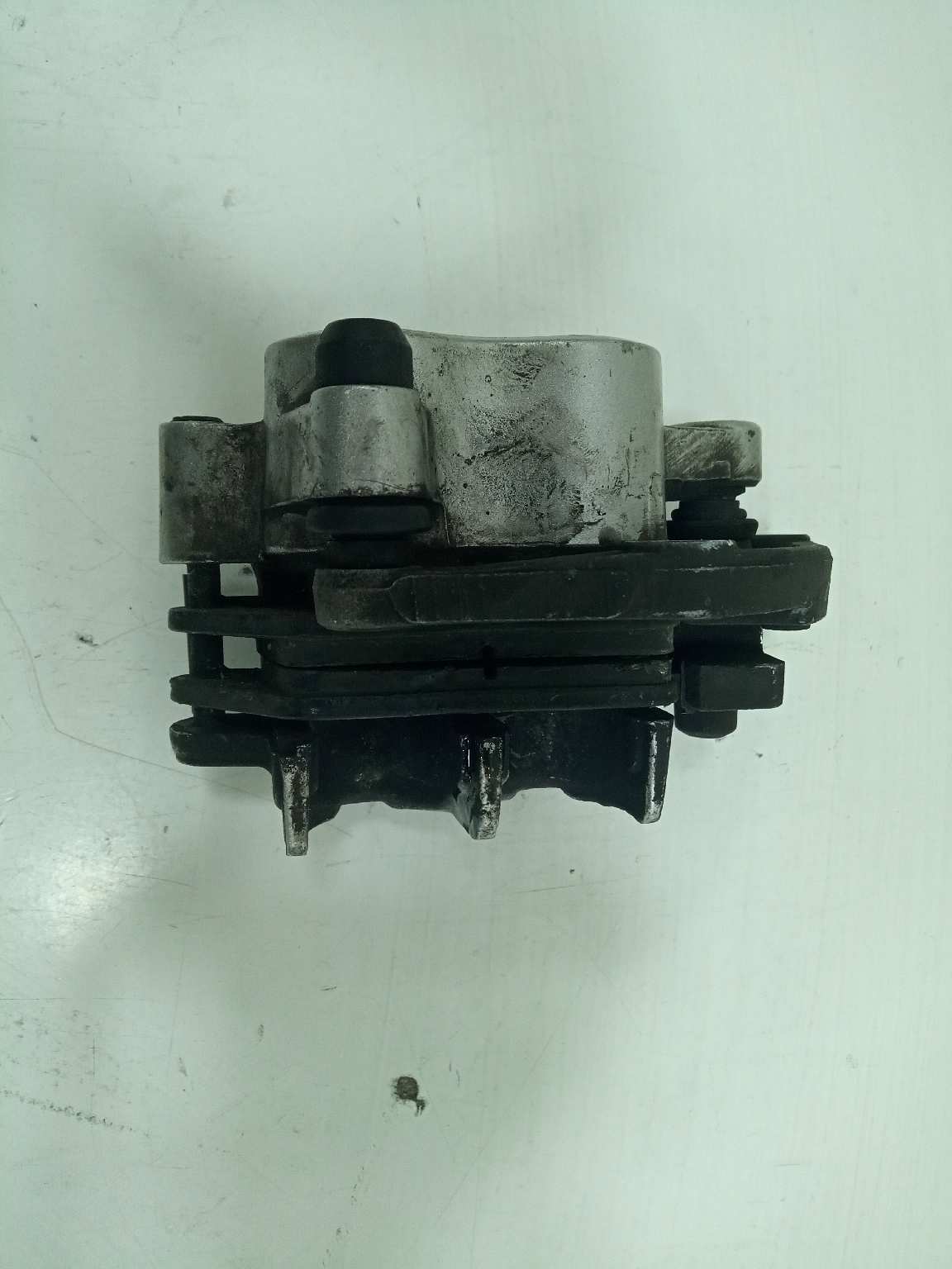 PINZA DE FRENO DELANTERA DERECHA foto 3