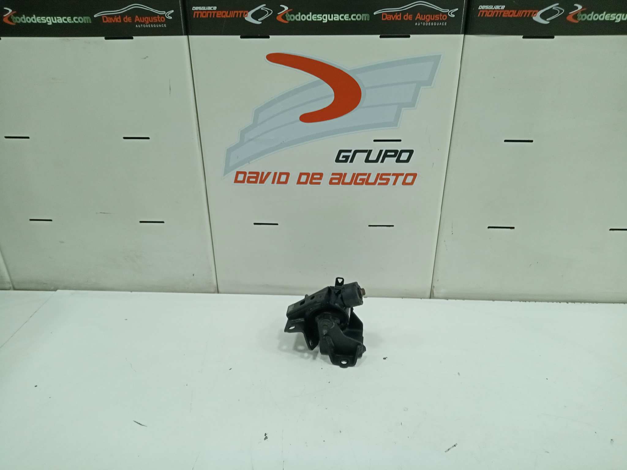 SOPORTE DE LA CAJA CAMBIO