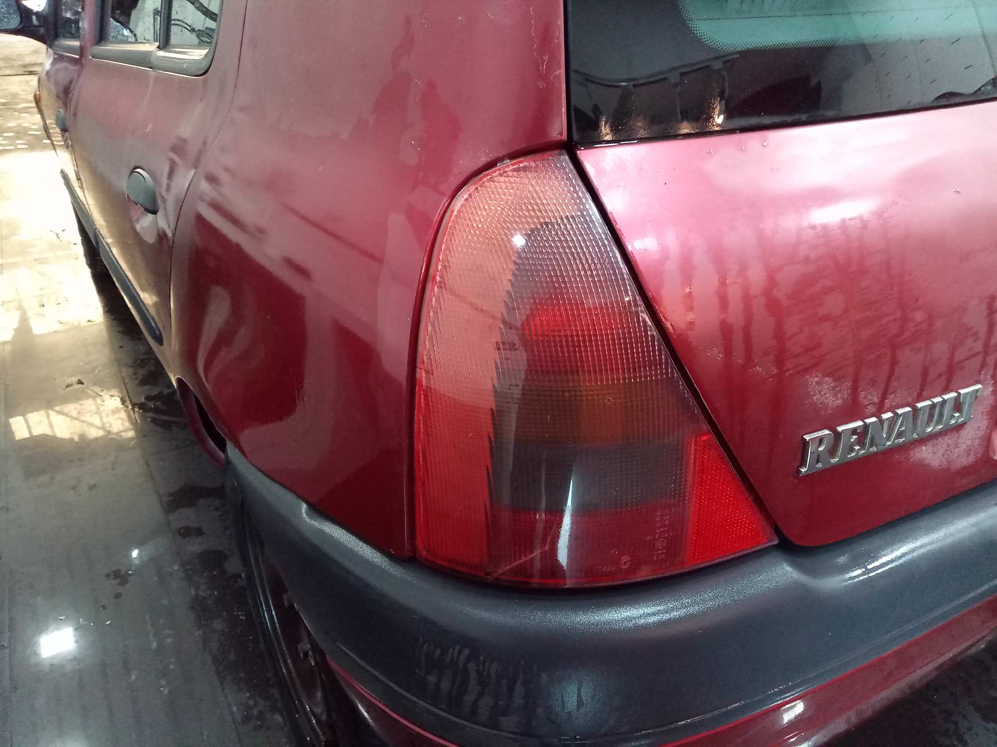 RENAULT CLIO II FASE I (B/CBO) 1.9 D   |   0.98 - ... foto 11