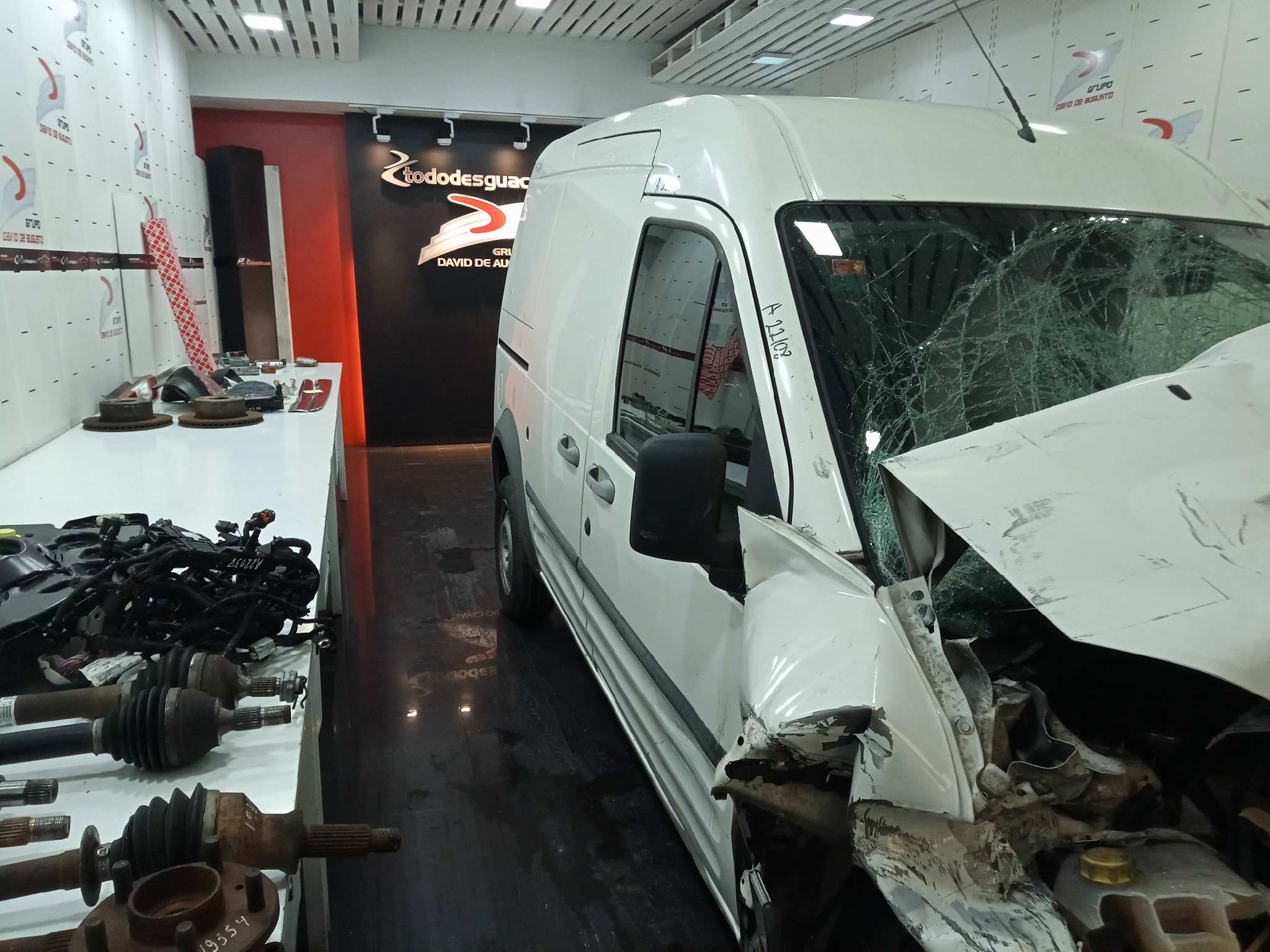 FORD TRANSIT CONNECT (TC7) Furgón FT 200S   |   0.02 - ... foto 2