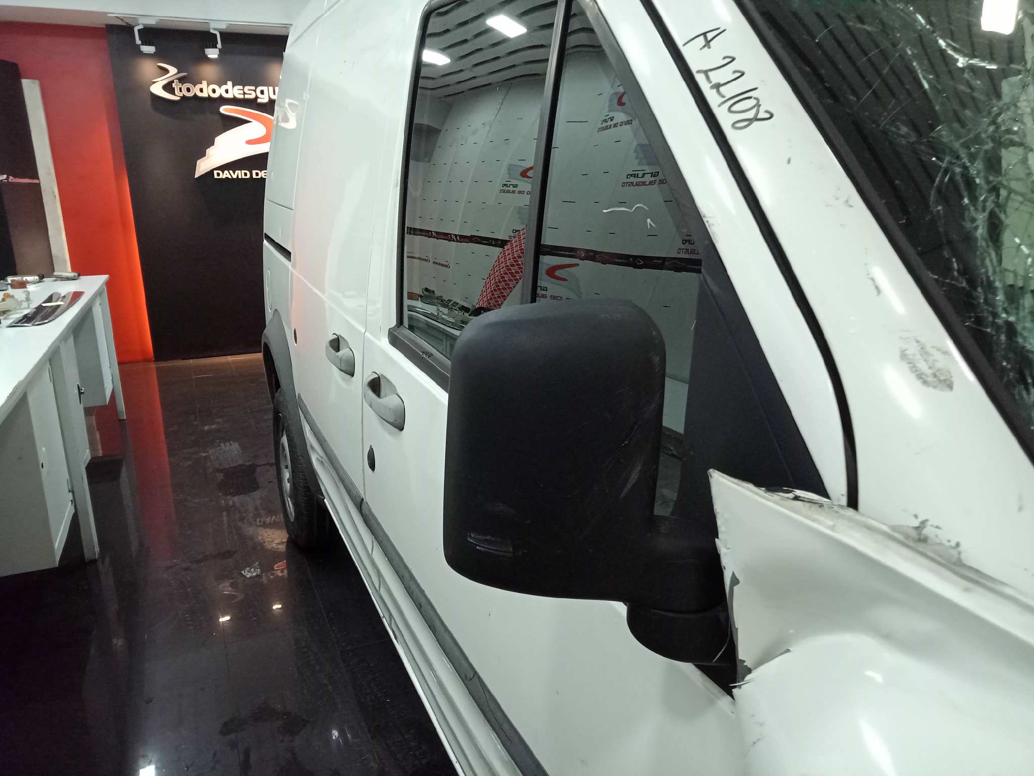 FORD TRANSIT CONNECT (TC7) Furgón FT 200S   |   0.02 - ... foto 5