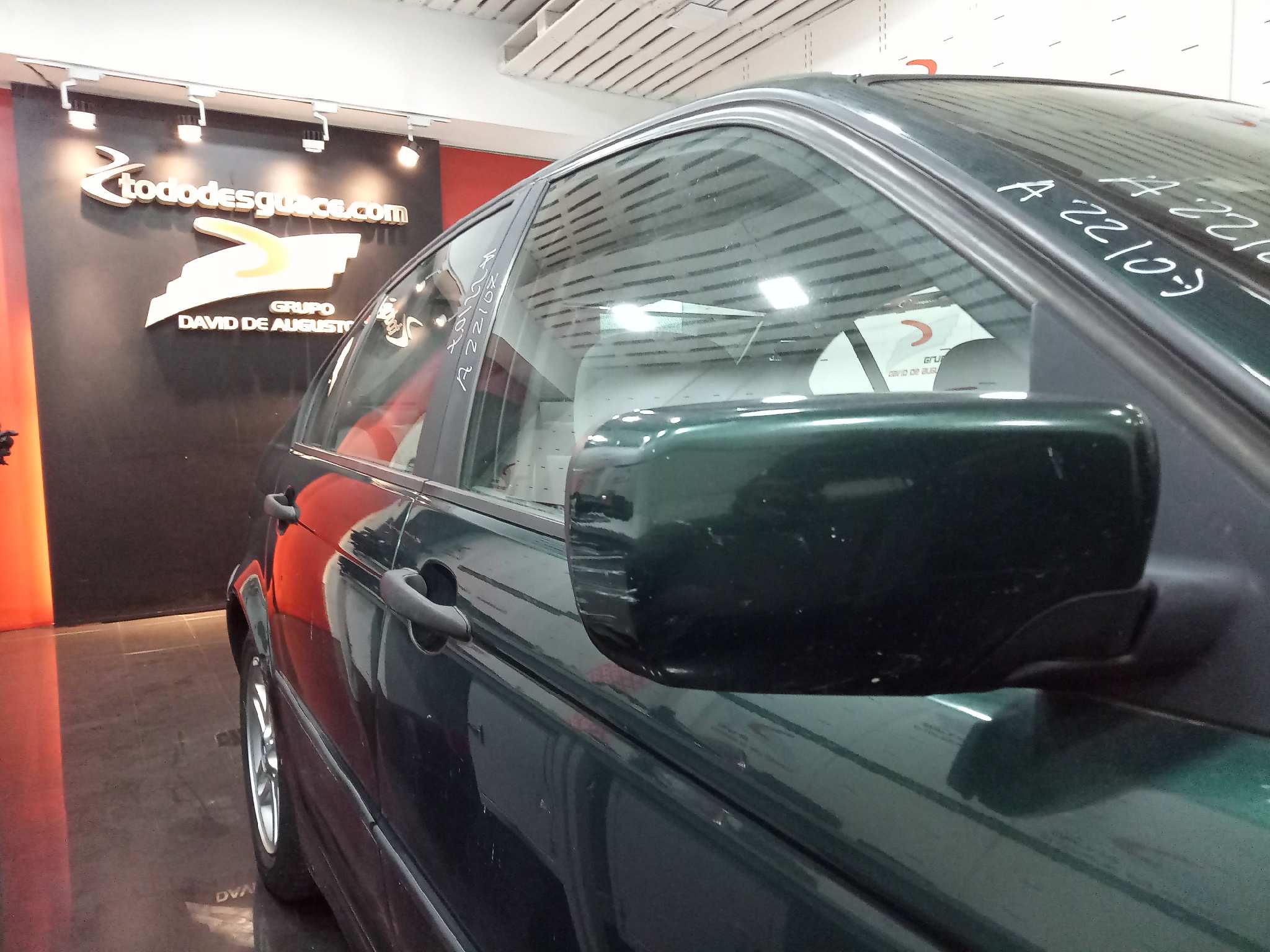 BMW SERIE 3 BERLINA (E46) 318i   |   04.98 - 12.01 foto 4