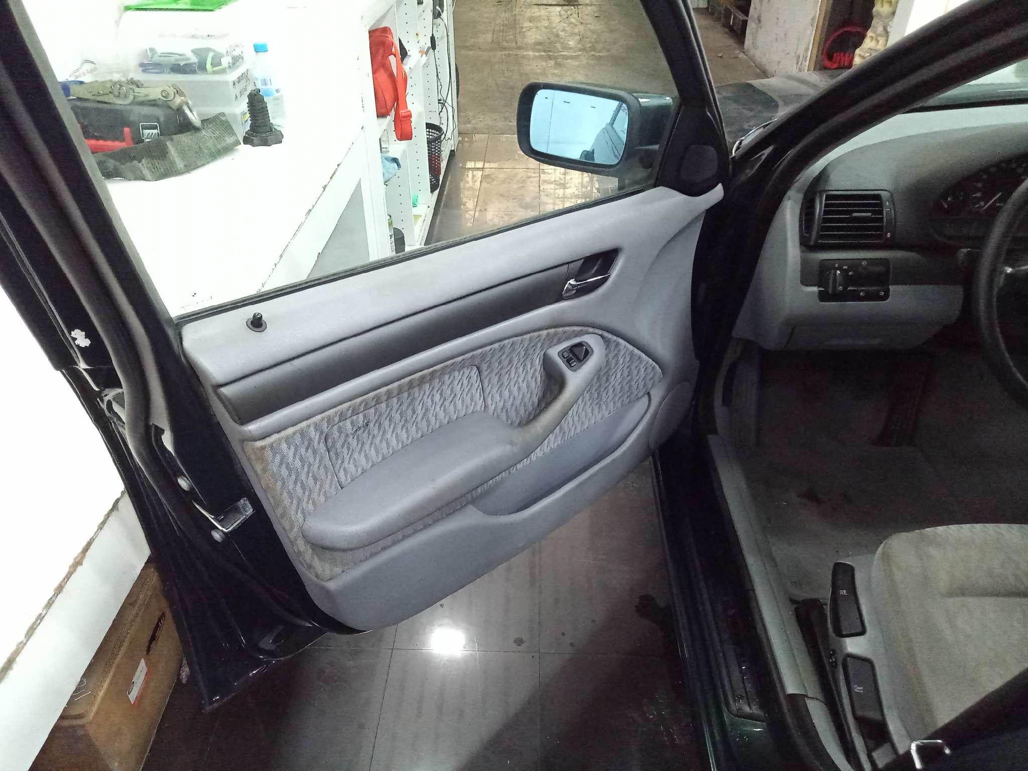 BMW SERIE 3 BERLINA (E46) 318i   |   04.98 - 12.01