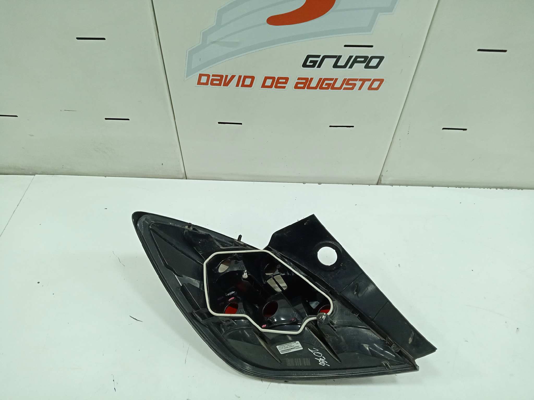 PILOTO TRASERO DERECHO foto 3