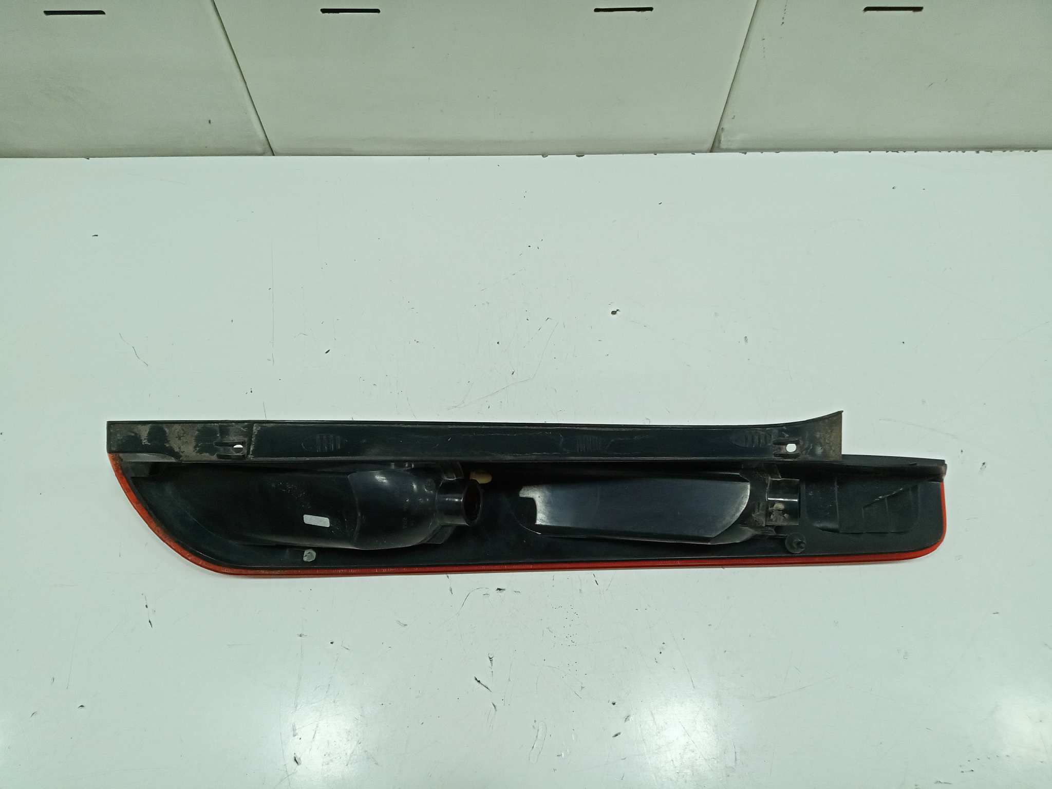 PILOTO TRASERO IZQUIERDO FORD FOCUS LIM. (CB4) Titanium
