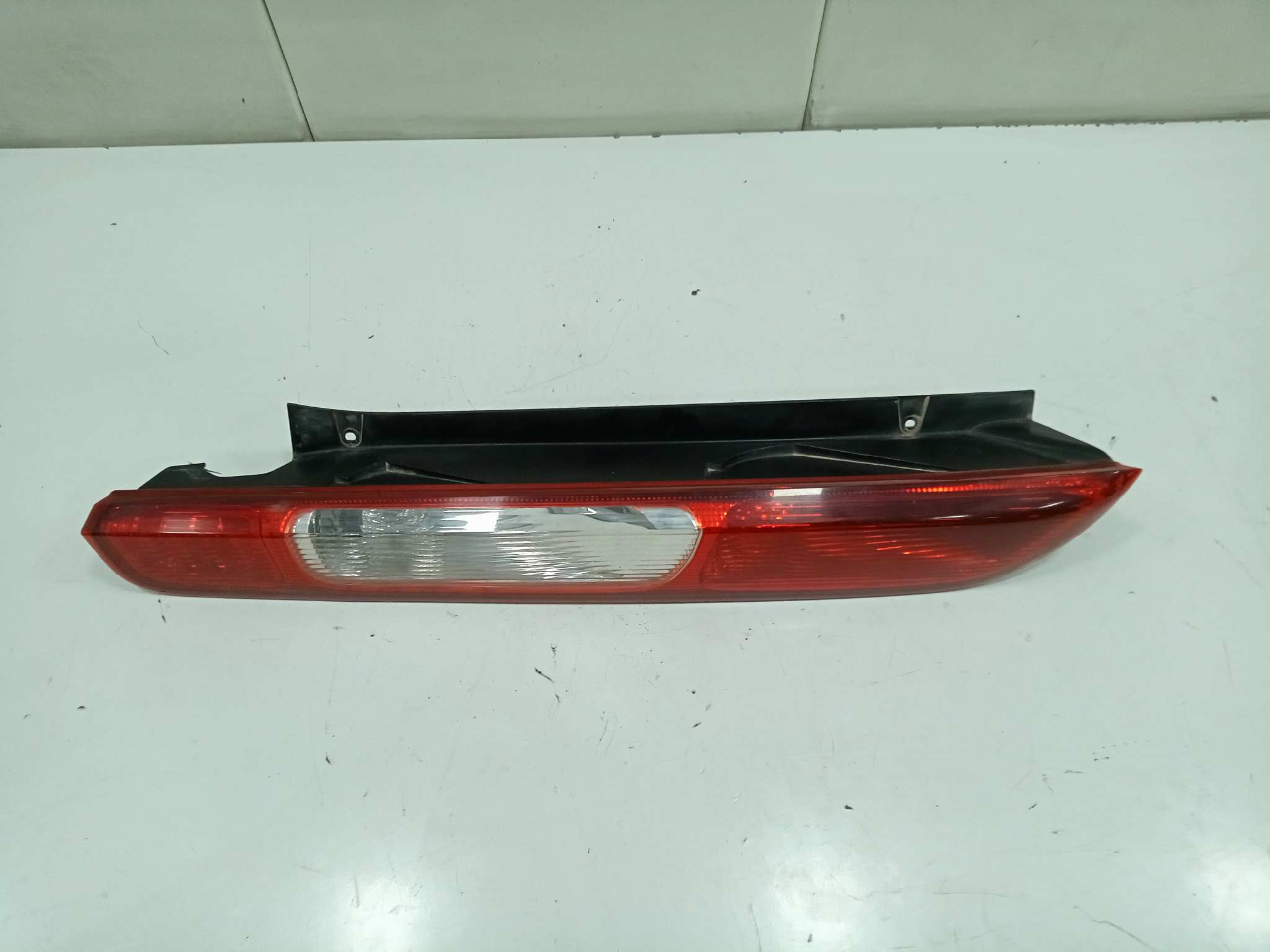 PILOTO TRASERO IZQUIERDO FORD FOCUS LIM. (CB4) Titanium