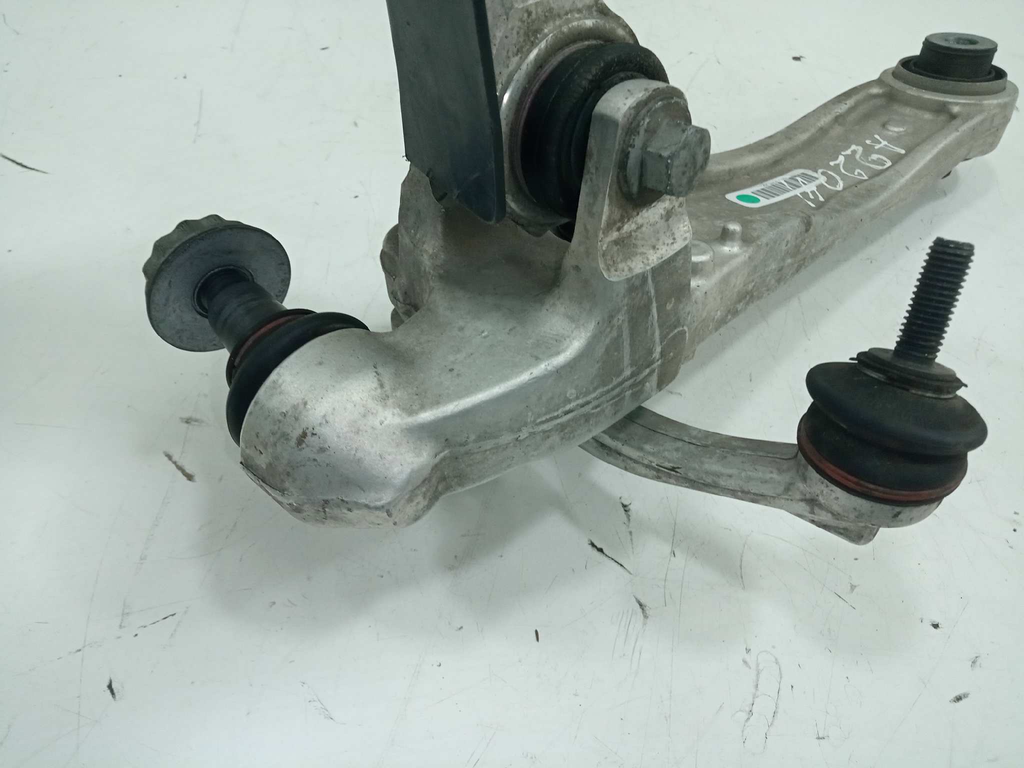 BRAZO SUSPENSION SUPERIOR DELANTERO IZQUIERDO JAGUAR XF Portfolio   |   04.15 - 12.20