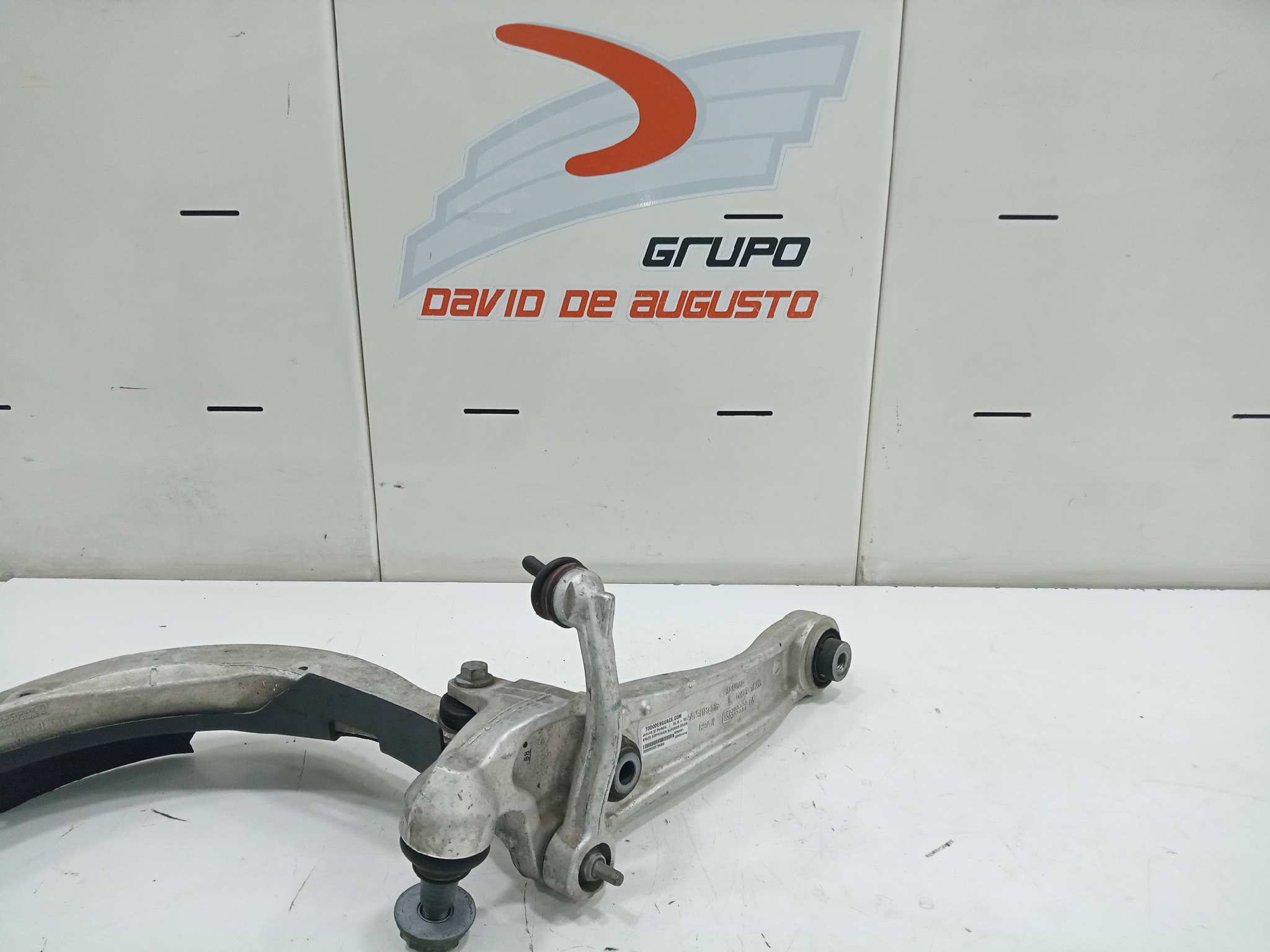 BRAZO SUSPENSION SUPERIOR DELANTERO IZQUIERDO JAGUAR XF Portfolio   |   04.15 - 12.20