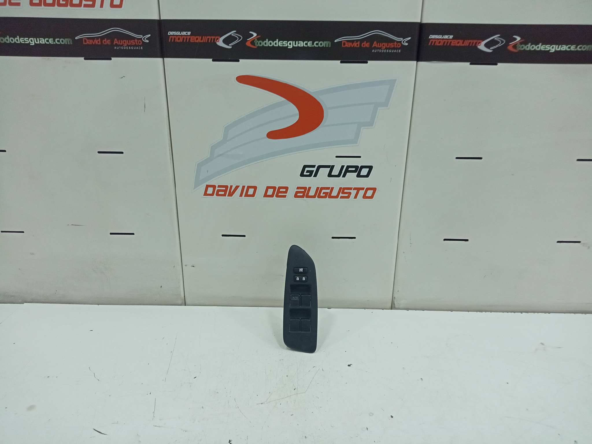 MANDO ELEVALUNAS DELANTERO IZQUIERDO