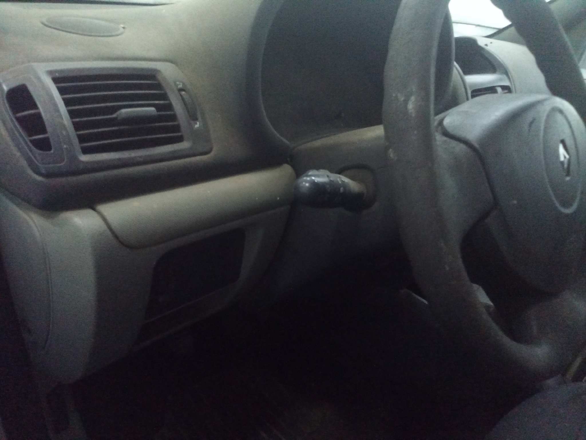 RENAULT CLIO II FASE II (B/CB0) Authentique   |   06.01 - 12.08 foto 8