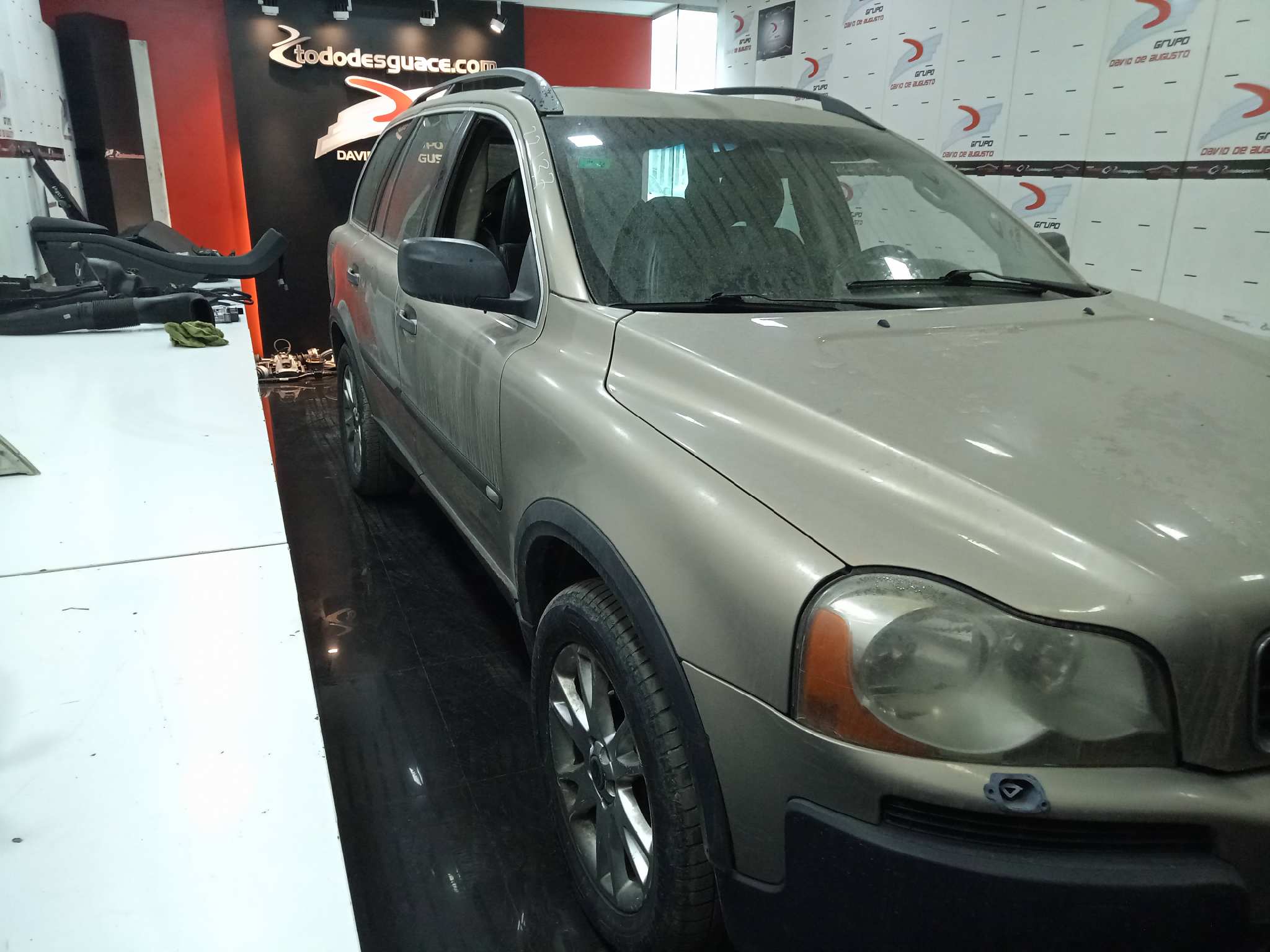 VOLVO XC90 (2002-2014) 2.4 D Kinetic Geartronic (5 asientos) foto 2